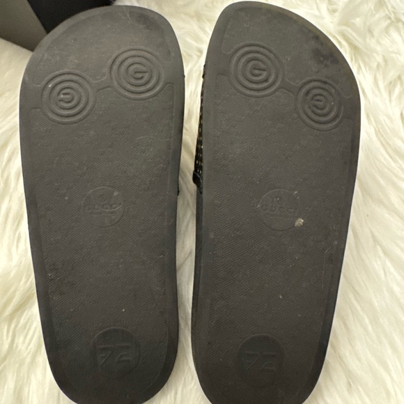 Guccy Slide Sandals - Picture 7 of 7